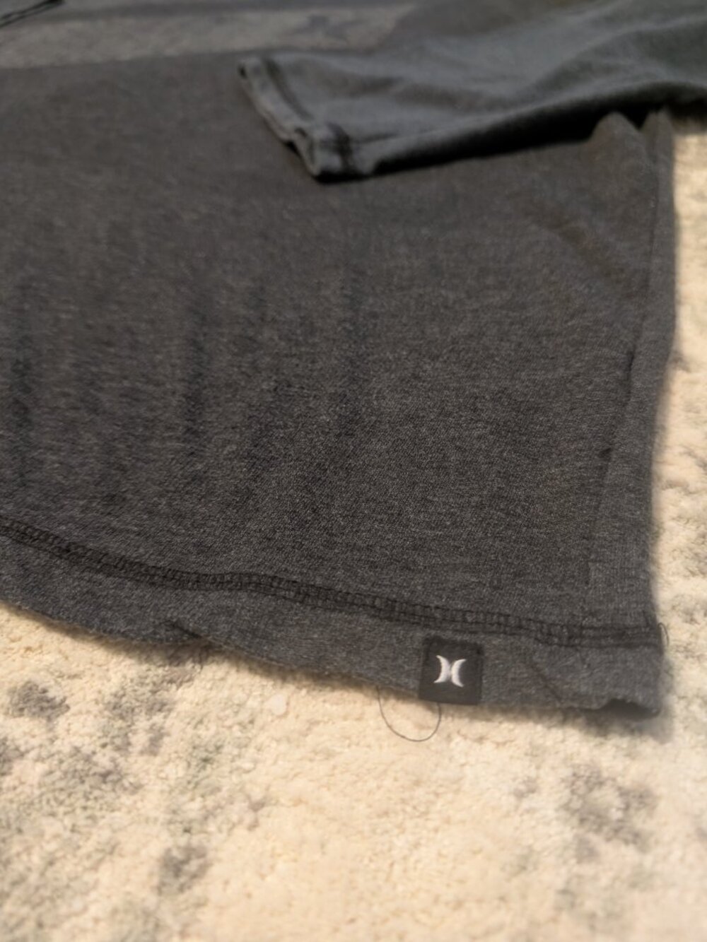 Hurley XL Gray Raglan Long Sleeve Graphic T Shirt Logo Casual Men's - Picture 3 of 7